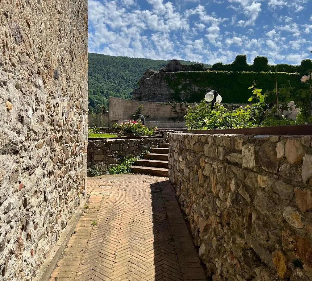 La Corsara-La Casa Nella Roccia Villa Ameglia 0*,